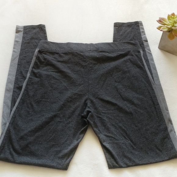 PINK Victoria's Secret Grey Leggings Size Small - Picture 4 of 6